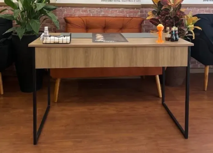 Mesa escritório ferro e mdf 120cm x 70cm