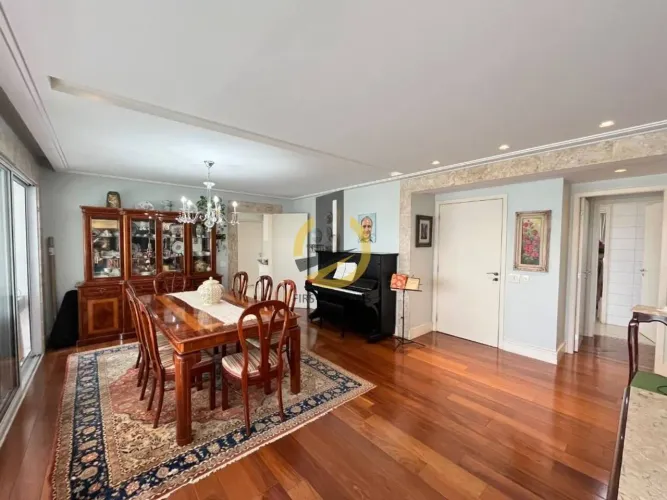 Apartamento à venda no Condomínio Plaza Mayor Ipiranga - 240m² - 3 suítes - varanda envidr