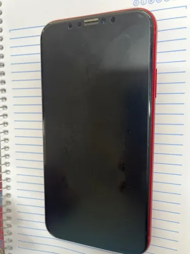 iPhone XR vermelho