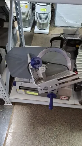 CORTADOR DE FRIOS GURAL MODELO JXT-30 USADO.jpg
