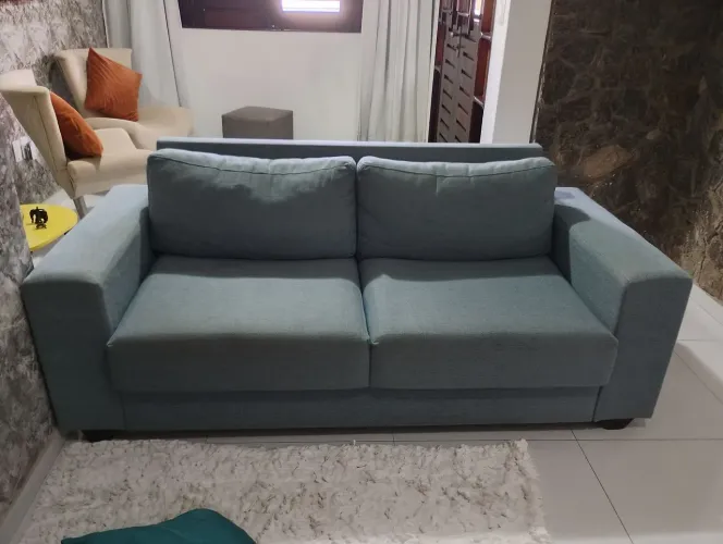 Vendo sofá 3 lugares em linho c/ espuma ortopédica semi-novo