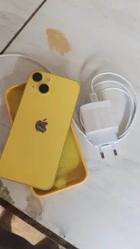 iPhone 14 com 6 dias de uso vai com todo acessório 