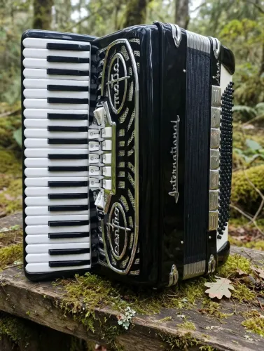 Acordeon lira quarta de voz oitavado