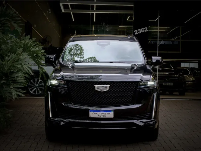 Cadillac Escalade AWD 6.0 V-8(at) 345cv 4P 2023