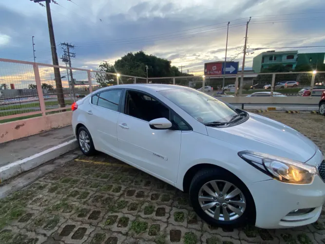 Kia Motors Cerato 1.6 16V Flex Aut. 2014