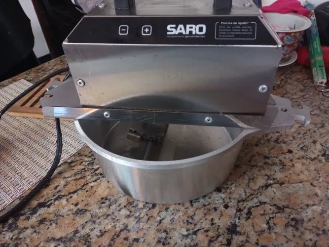 Panela Mexedora Saro 4 litros - Semi nova 
