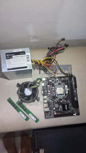 Kit processador i3 2100, placa mãe H61, fonte 200w e memoria ram 2x4gb ddr3 