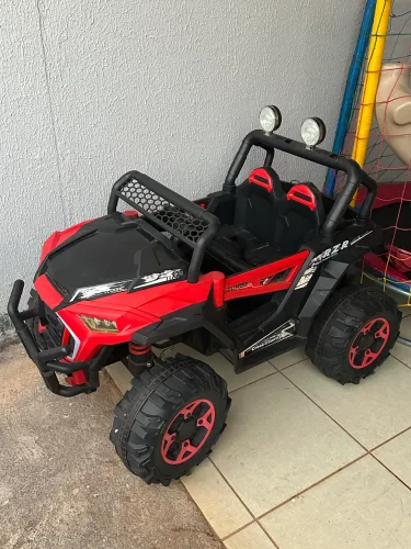 Carrinho de criança com controle