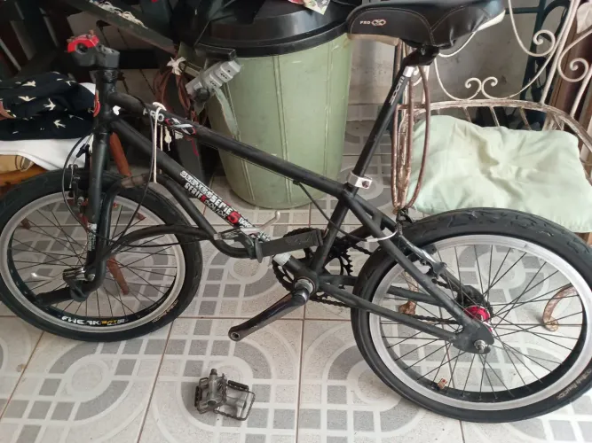 Bicicleta BMX reforçada 