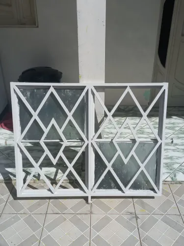 VENDO JANELA DE FERRO 1,15 POR 90 CM