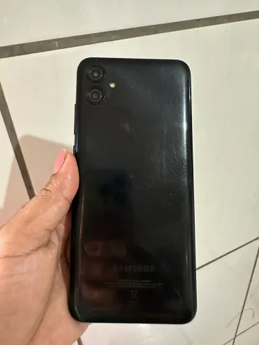 Vendo celular A04e