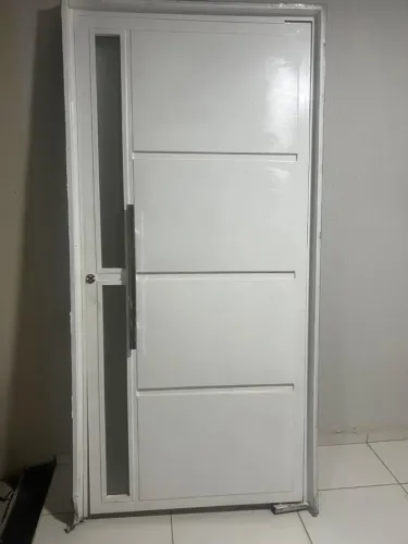 Porta em chapa metálica branca 90x210cm Puxador Inox ( Sem Uso )