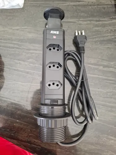 Torre de tomada para bancada 