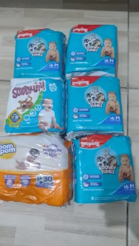 VENDO FRALDAS TAMANHO.  M. E.  P. 