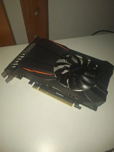 Placa de Vídeo Gigabyte Nvidia GTX 1050 2GB