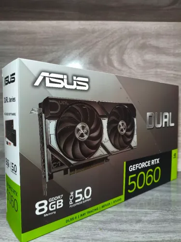 Placa de Vídeo Asus RTX 5060 Dual Series OC 8GB 