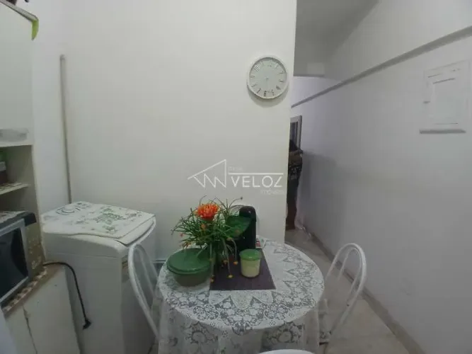 Kitnet/Conjugado - / Residencial / Centro