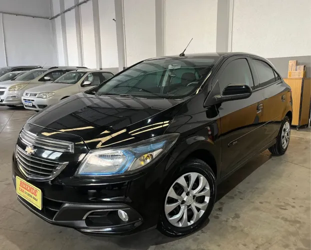 Chevrolet Onix Hatch LT 1.4 8V Flex Power Mec. 4P 2015