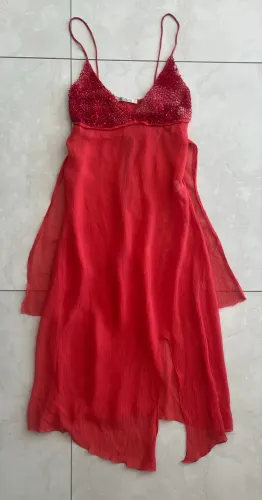 Lindo vestido de gaze, da Cholet, com bordado em pedrarias, TAM. P.