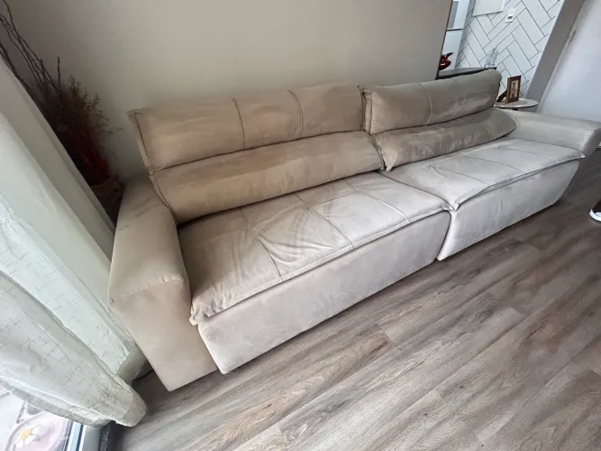 VENDO SOFÁ RETRÁTIL E RECLINÁVEL EM SUEDE