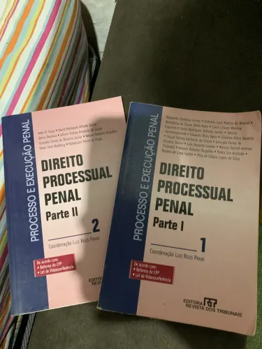 Livros direito processual penal parte 1 e 2.