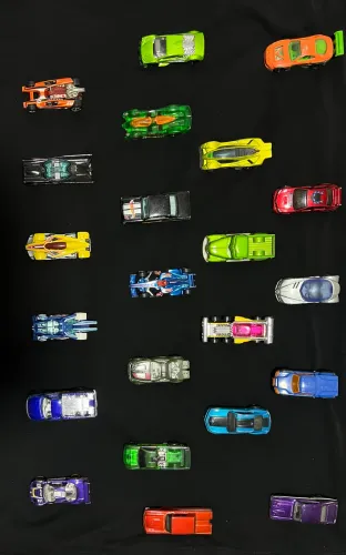 Coleção com 21 Carrinhos Hot Wheels Originais e Similares - Modelos Esportivos