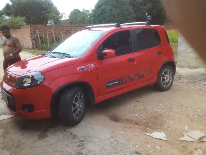 Fiat Uno Sporting 1.4 EVO Fire Flex 8V 4P 2012
