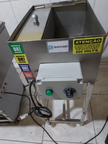 Desenformador de picolés com banho Maria muito novo