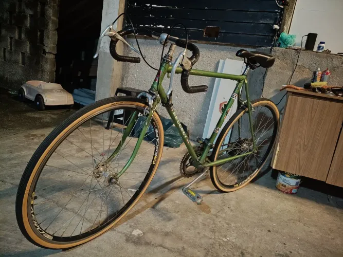 Bicicleta speed Caloi pegeout 10