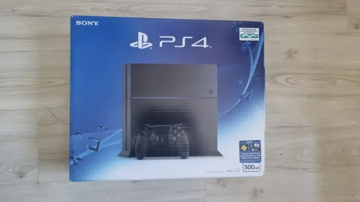 PS4 500GB + 2 Controles + Caixa Original + Base com Cooler - Excelente Estado!