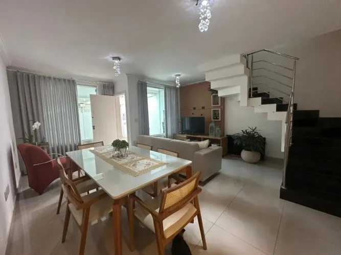 Casa de Alto Padrão Próxima ao Shopping Contagem.