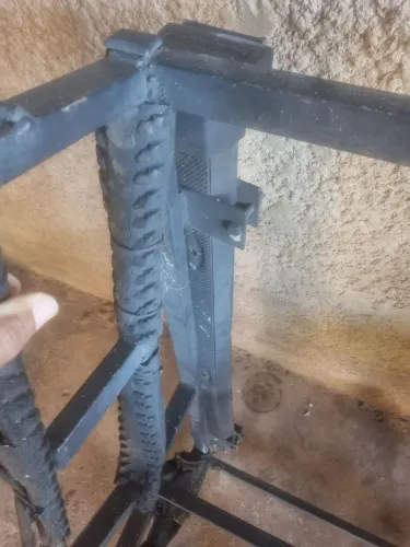 Rack com igrejinha,perfeito estado...rack parafusado na pressa.