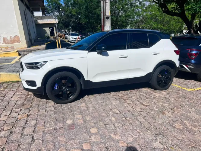 Volvo XC40 XC 40 T-4 Momentum 2.0 190cv FWD 2020