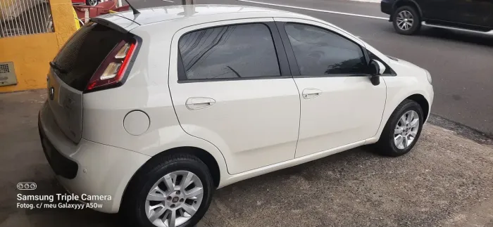 Fiat Punto Attractive 1.4 Fire Flex 8V 5P 2013