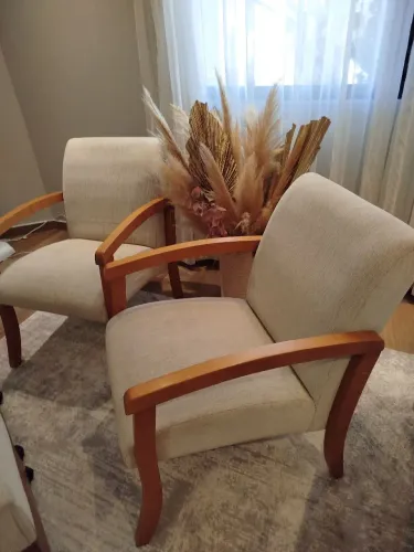 Lindo par de poltronas mais apoio para os pés de brinde 
