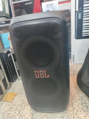 Caixa JBL Stage 320 seminova