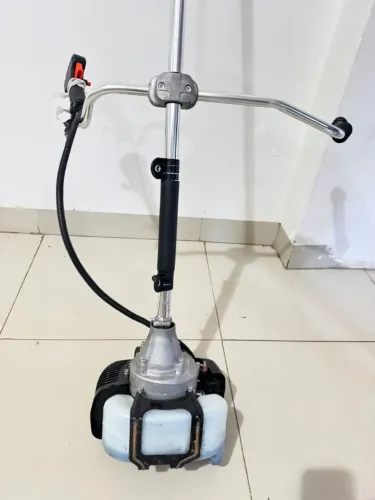 Máquina Roçadeira
