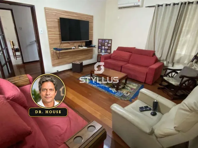 Casa Ampla com 3 Suítes e 12 Vagas no Méier! M54L