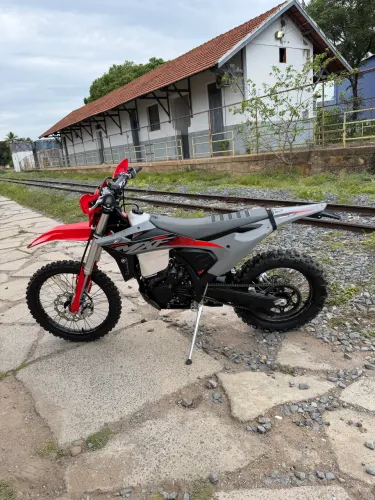 MXF 270FI CHEIA DE ACESSÓRIOS 