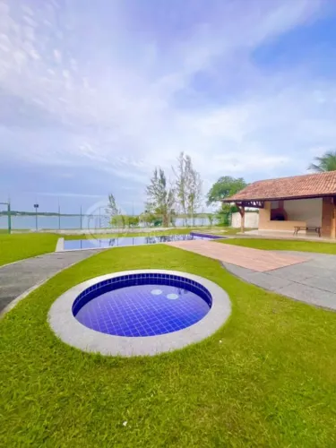 Casa em Condomínio na Lagoa do Bonfim - 4 Dormitórios