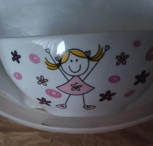 Cumbuca Pote d porcelana Amigas para sempre. Ótimo potinho pra presentear aquela filhota.