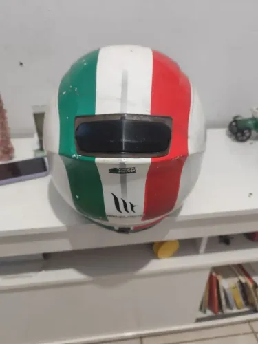 Capacete