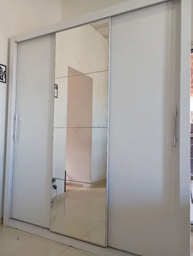 Vendo esse lindo guarda de casa semi novo