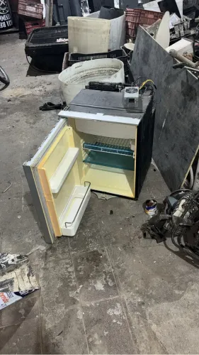 Vendo geladeira 12 V