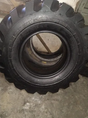 Pneu recauchutado 17.5-25 / 17.5x25 / 17.5 25