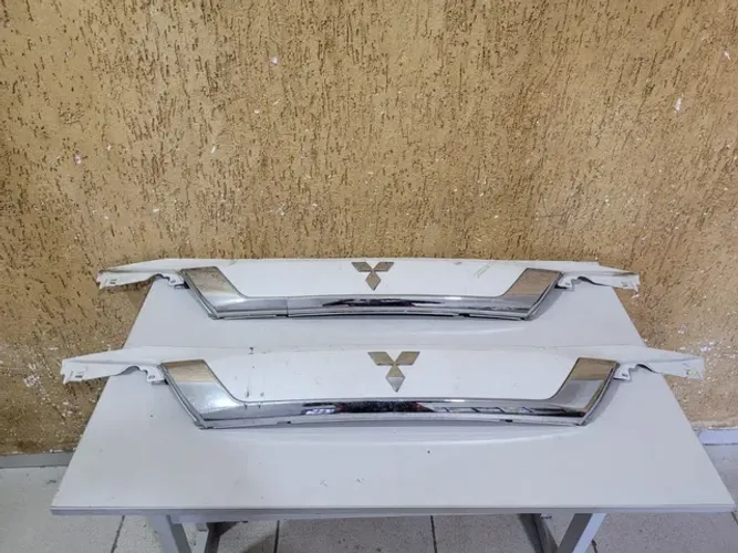 Moldura / Aplique da Tampa traseira Outlander 2016/2017/2018/2019/2020