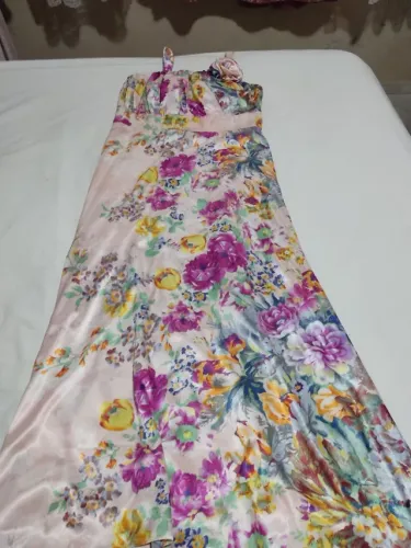 Vendo vestido floral rosa