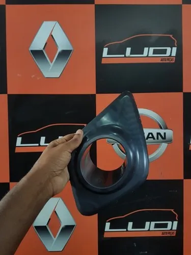 moldura farol de milha direito sandero gt line 2008 a 2011