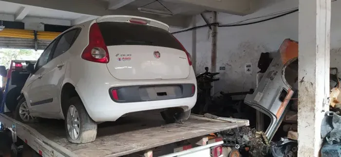 Para choque traseiro Fiat palio