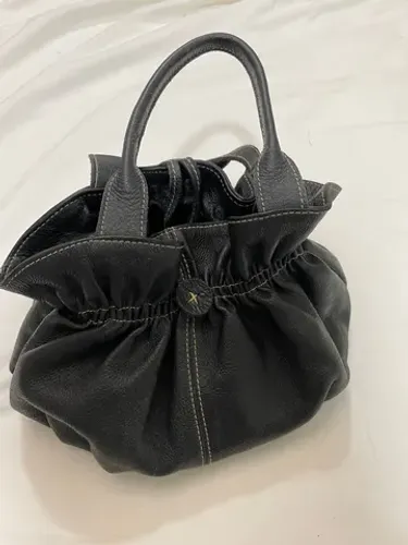 Bolsa Tipo Saco Feminina de Couro Legítimo